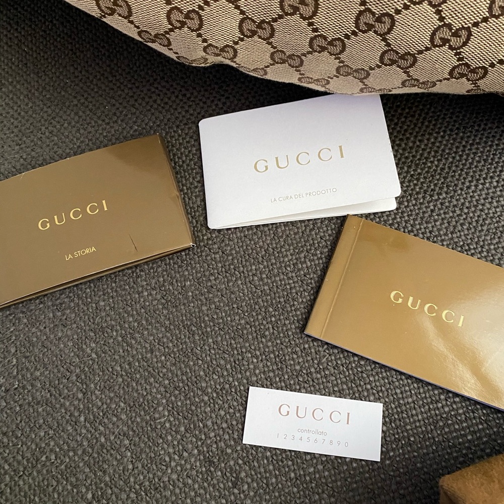 Authentic Gucci Medium Canvas GG Logo Hobo - Picture 8 of 13